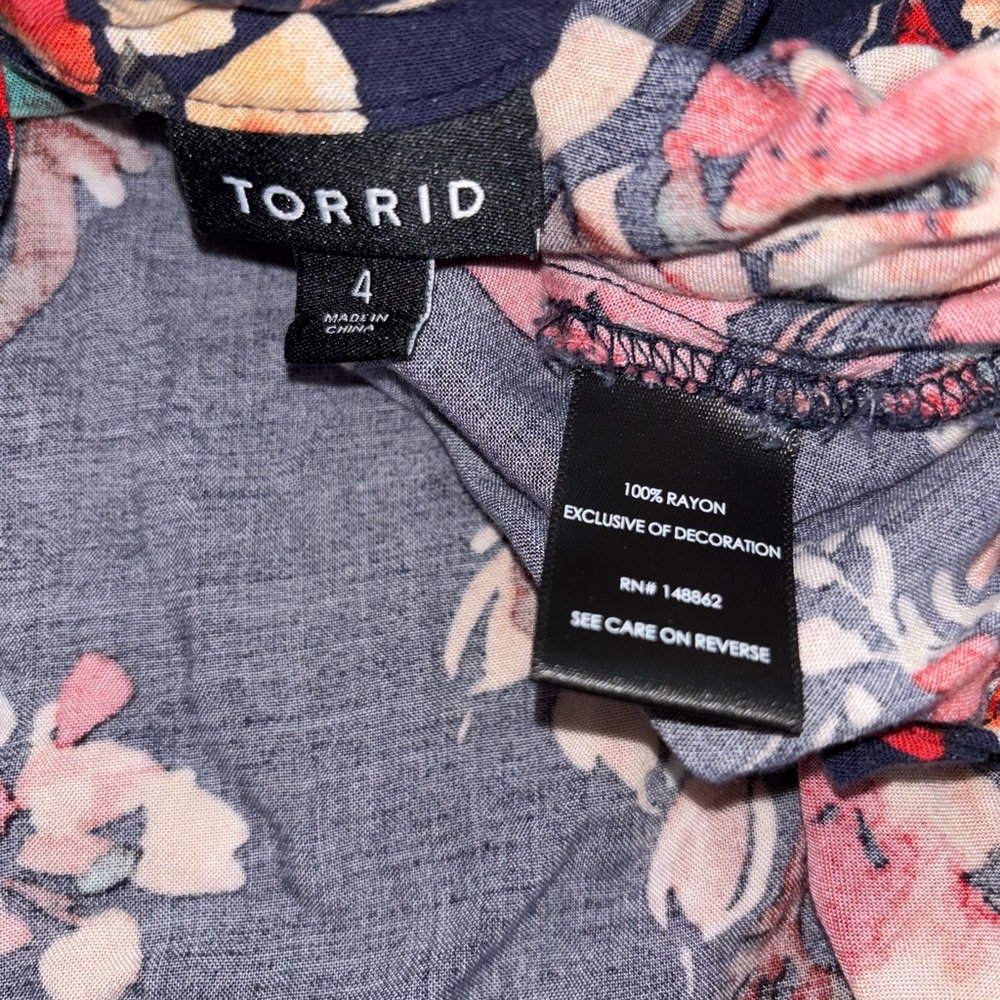 torrid Navy Fall Floral Print Blouse Size 4 plus V-Neck Orange Green Red - Picture 4 of 5